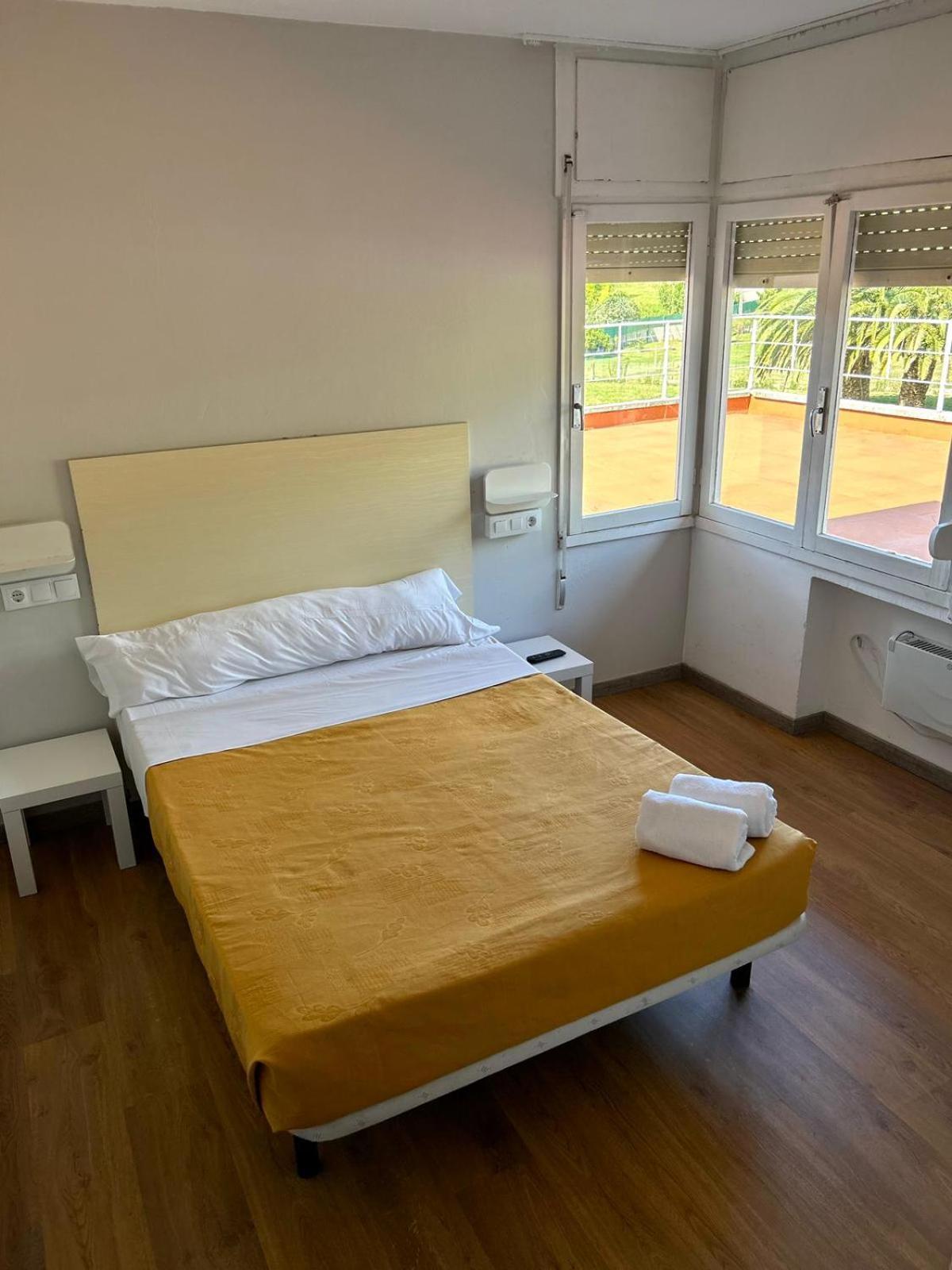 Las Palmeras Hotel Gijón Kültér fotó